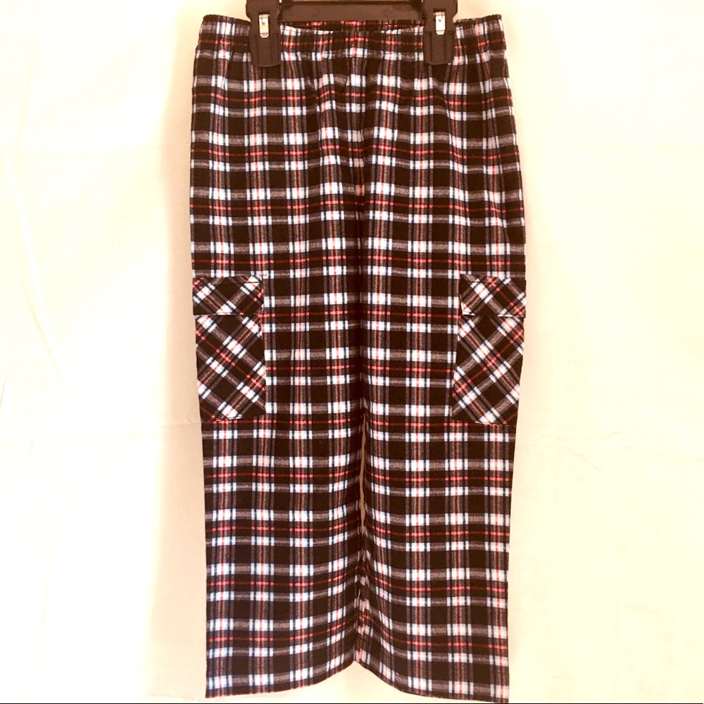 Boys flannel cargo pants pull on black and red plaid elastic waist cotton size 4